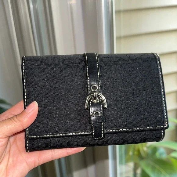 Coach Black Signature Wallet - Picture 1 of 6